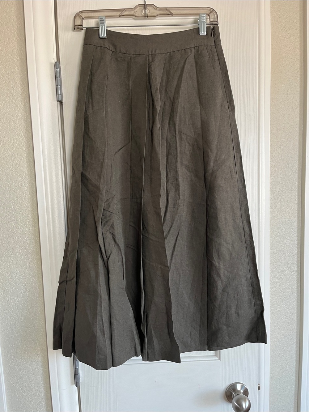 Zara Womens Pleated Linen Culottes in Olive Gray